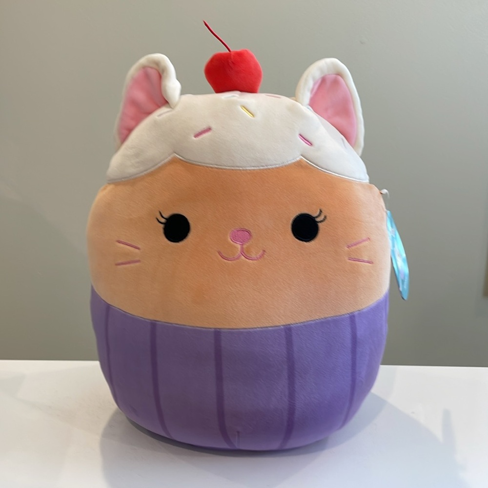 NWT 12” Miriam the Vanilla Cupcake Cat Squishmallow